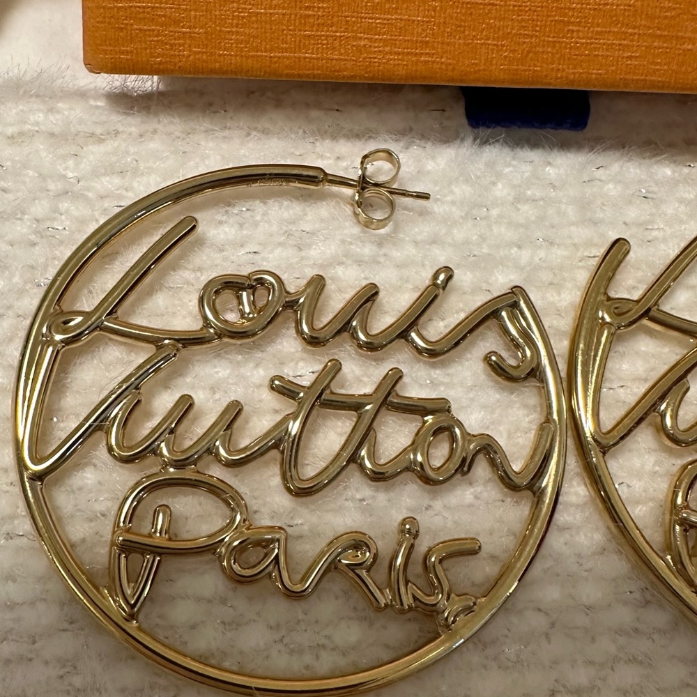 Gorgeous Louis Vuitton Script Loop Earrings Gm - image 2